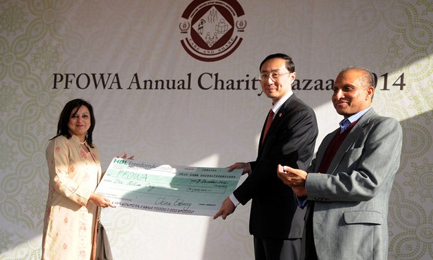 越南参加在巴基斯坦举行的2014年慈善义卖活动